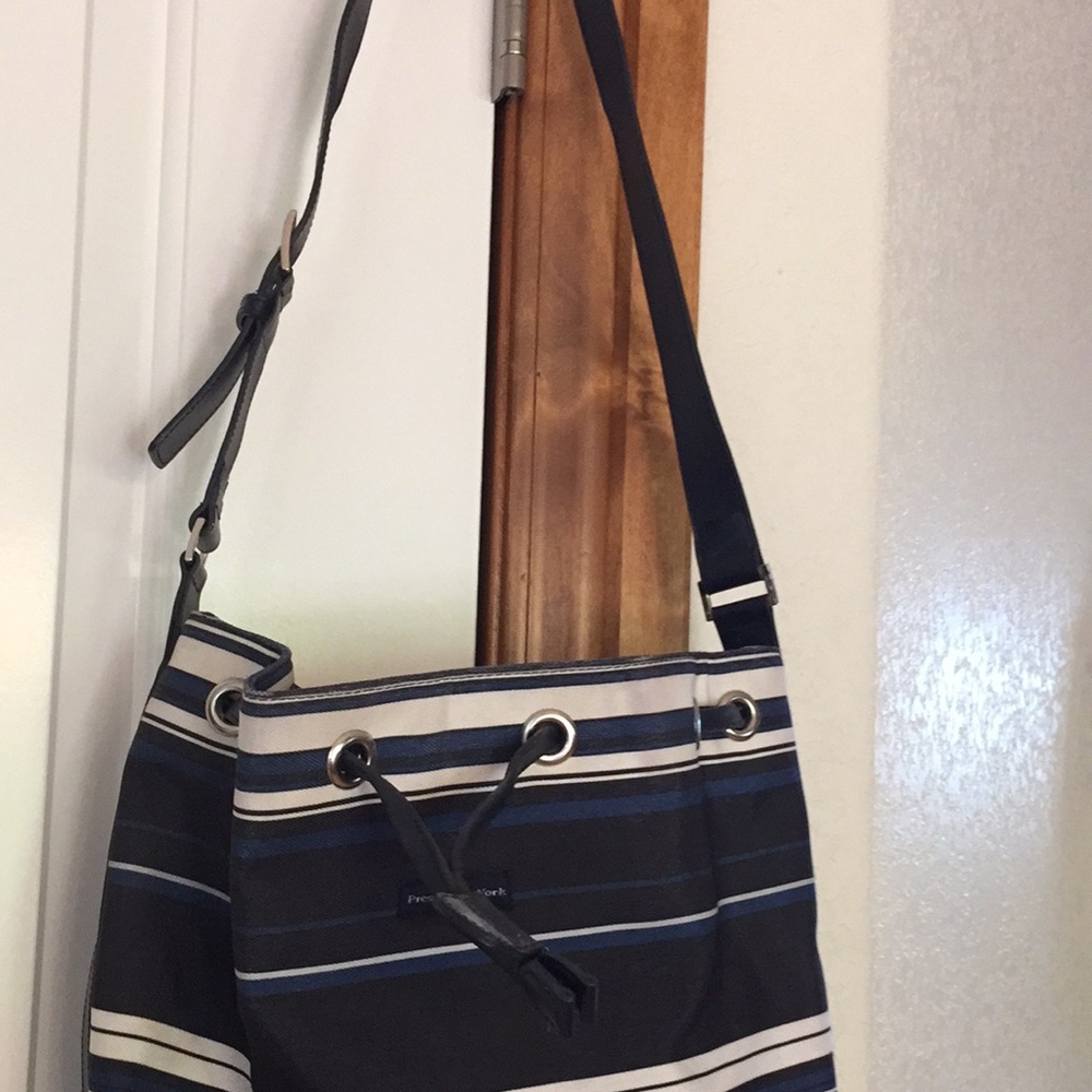 Bucket bag - Picture 2 of 7